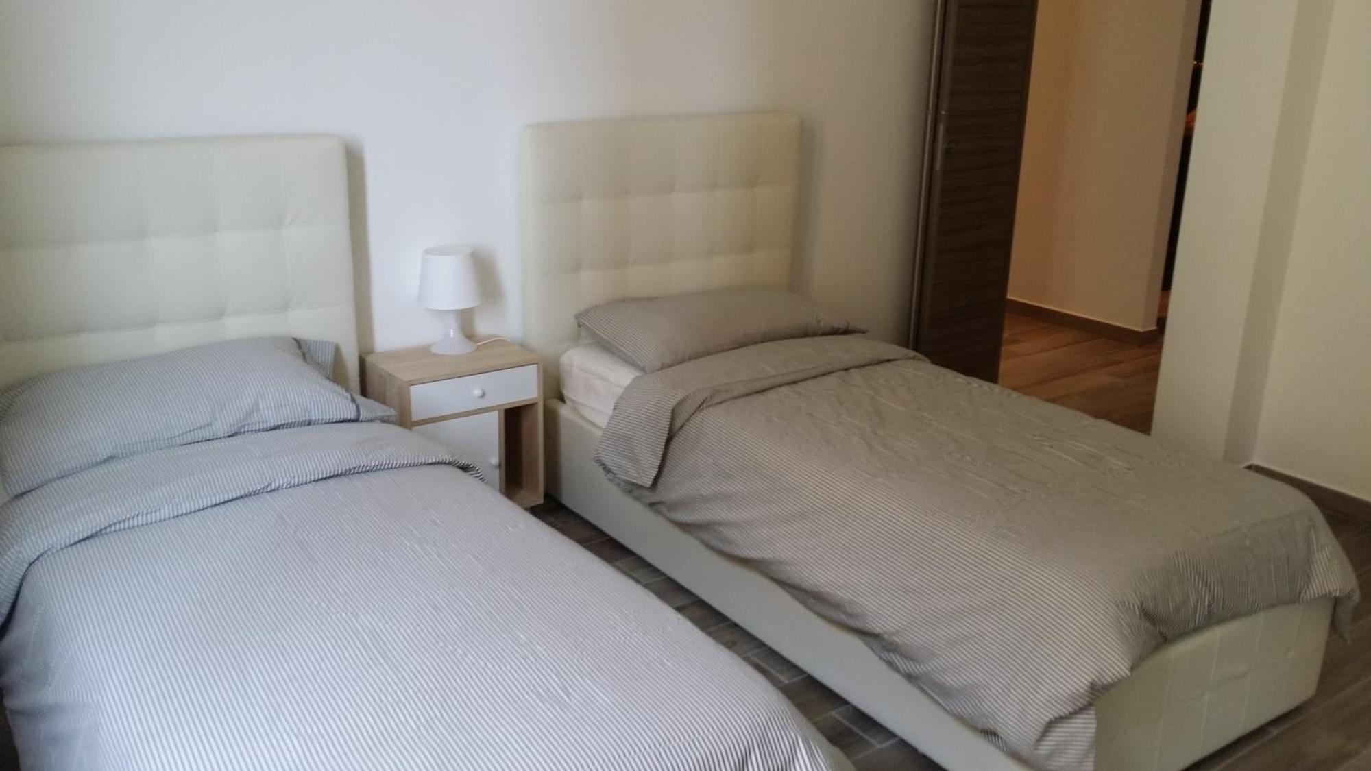Apartment Memeapartments *